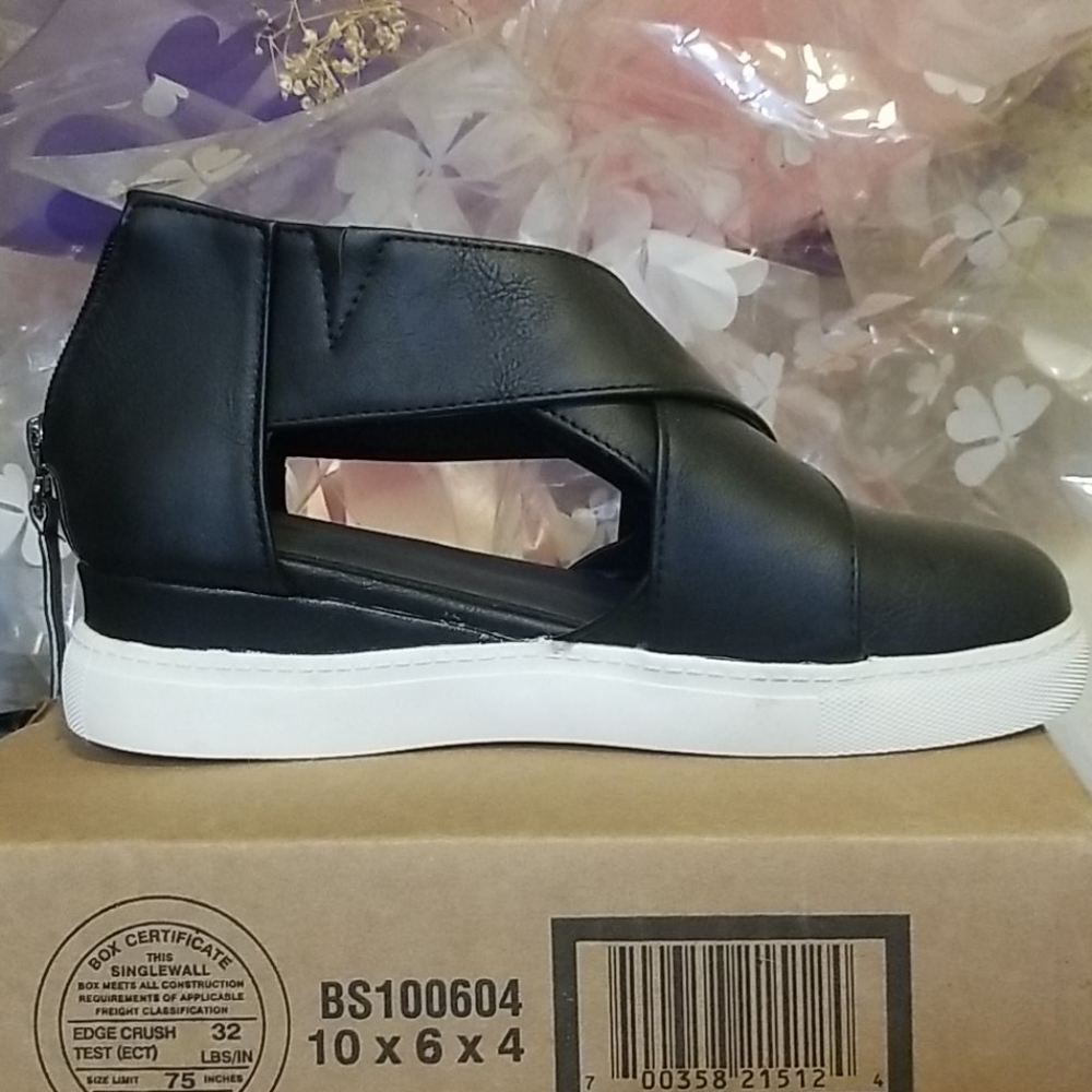 Shoe